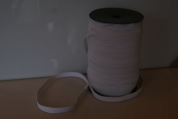 1METRE OF 11MM/HALF INCH WHITE ELASTIC