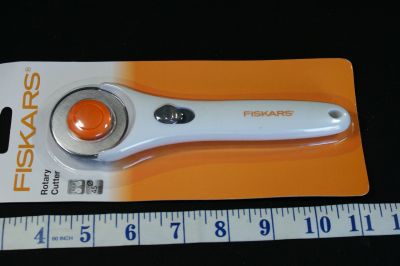 FISKARS 45mm  1349 STICK CUTTER