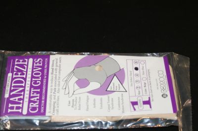 HANDEZE THERAPEUTIC HAND GLOVE SIZE 5