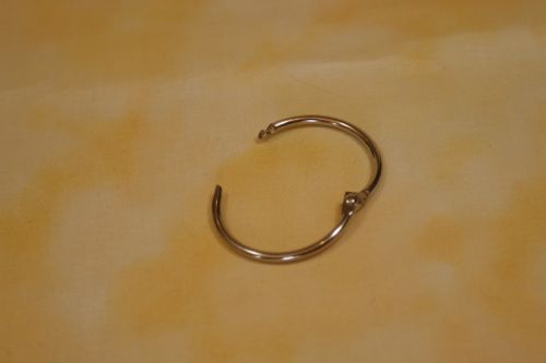 HINGED SPLIT RING 1.5 IN DIAMETER